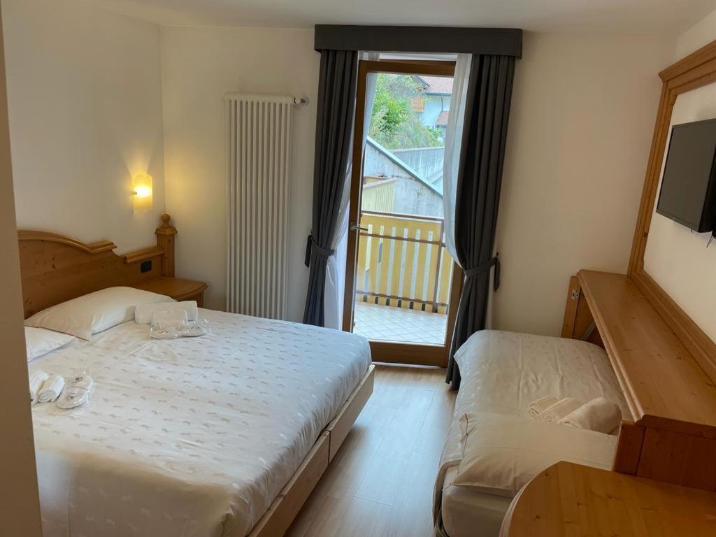 Hotel La Perla Andalo Eksteriør billede