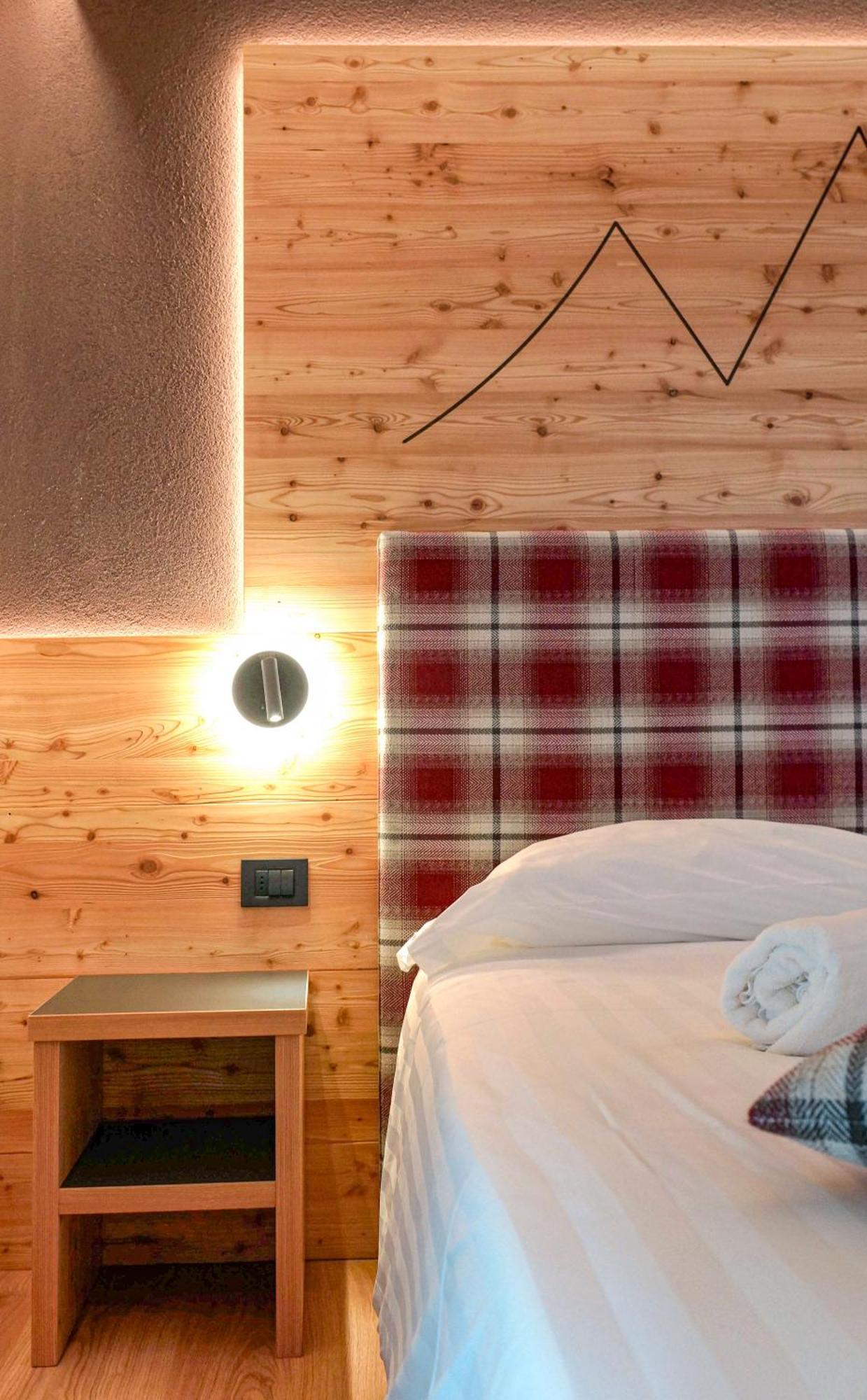 Hotel La Perla Andalo Eksteriør billede