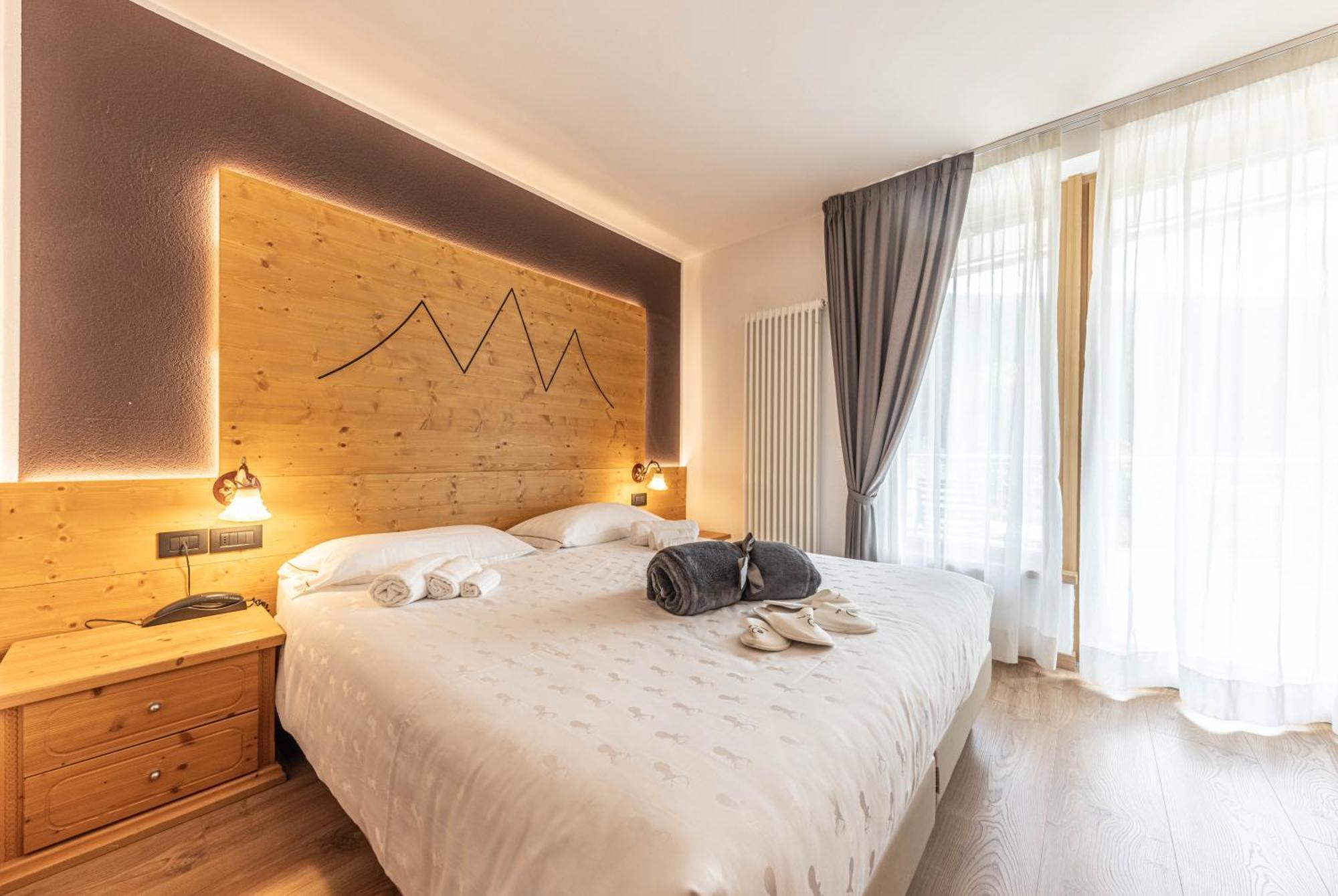 Hotel La Perla Andalo Eksteriør billede