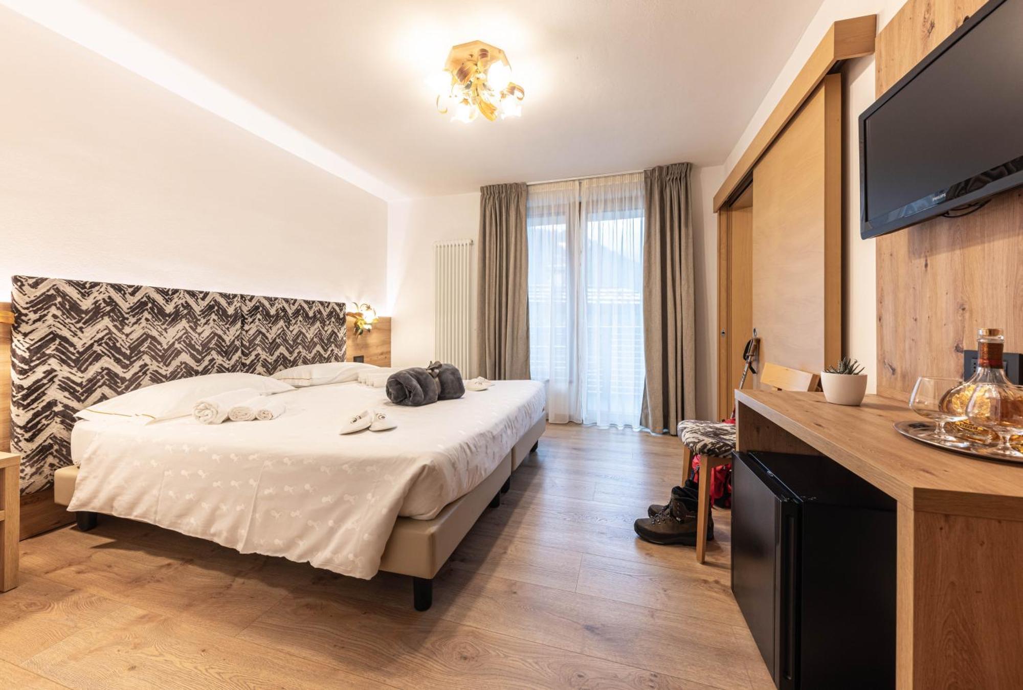 Hotel La Perla Andalo Eksteriør billede