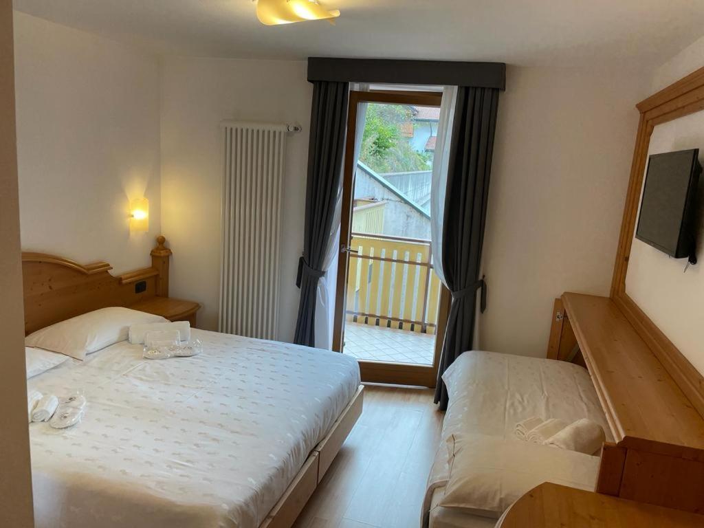 Hotel La Perla Andalo Eksteriør billede