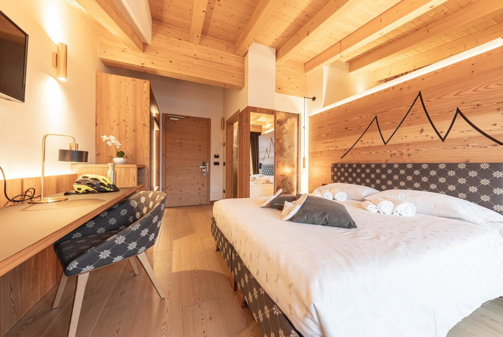 Hotel La Perla Andalo Eksteriør billede