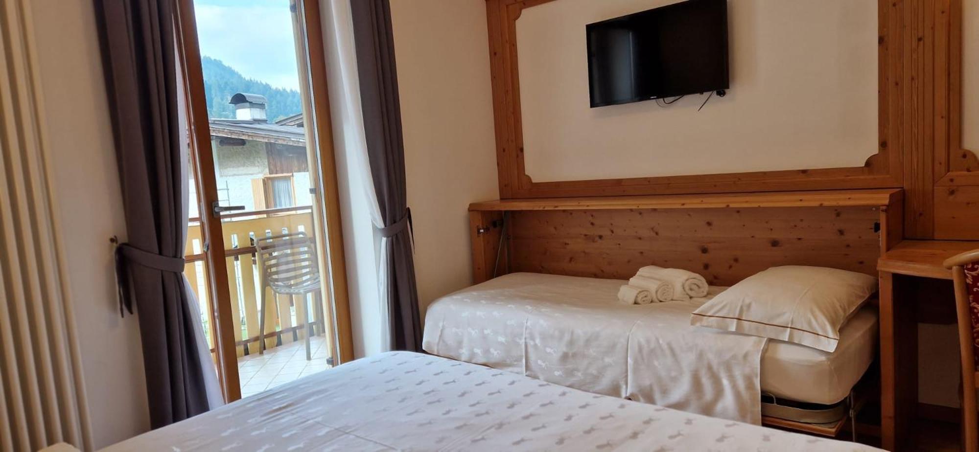 Hotel La Perla Andalo Eksteriør billede