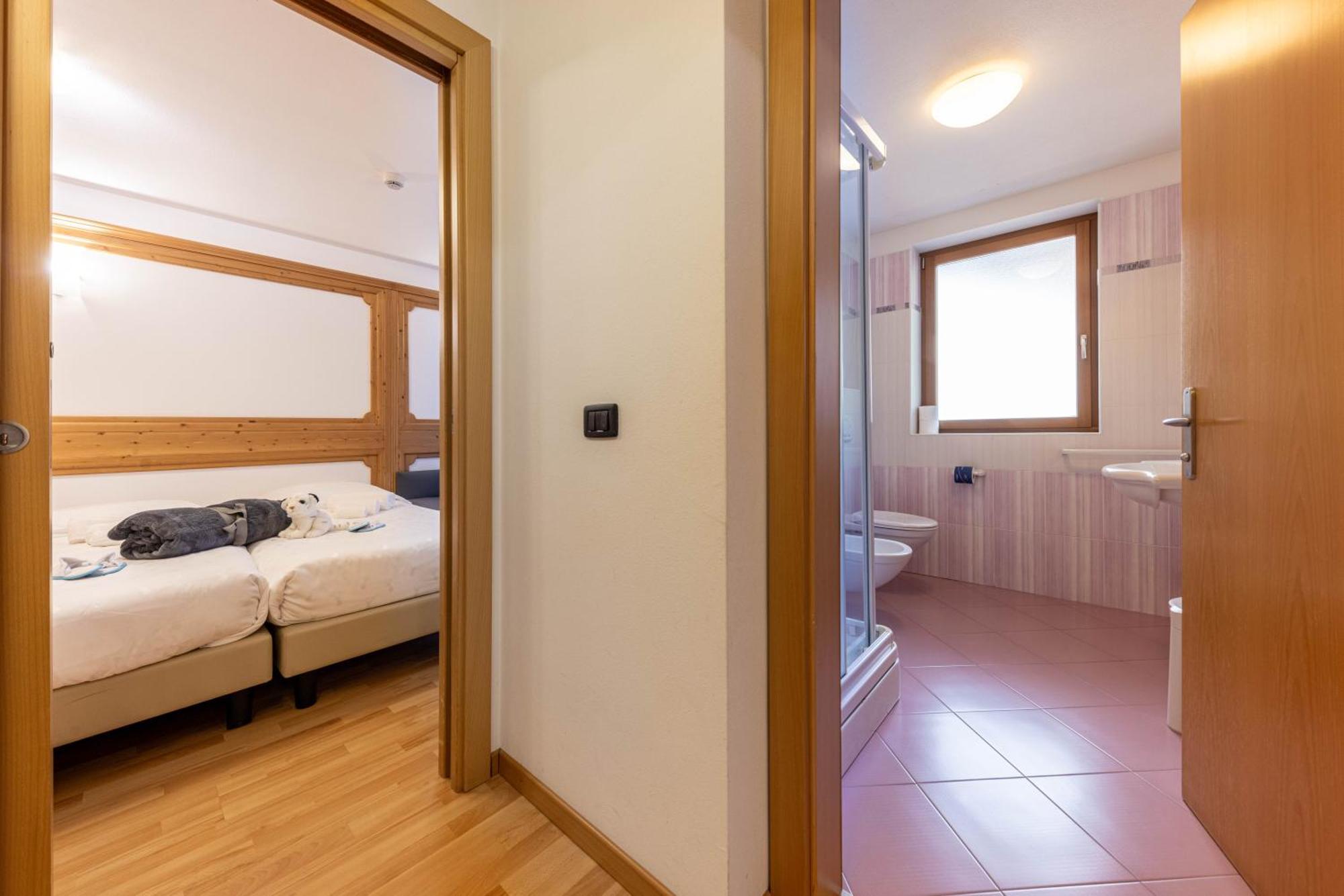 Hotel La Perla Andalo Eksteriør billede
